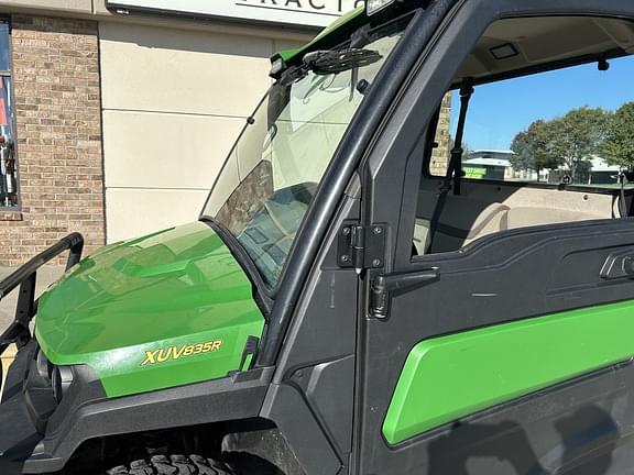 Image of John Deere XUV 835R equipment image 1