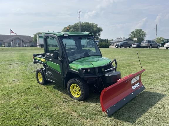 Image of John Deere XUV 835R equipment image 1
