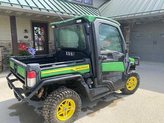 Image of John Deere XUV 835R Primary image