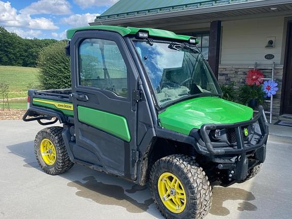 Image of John Deere XUV 835R equipment image 1
