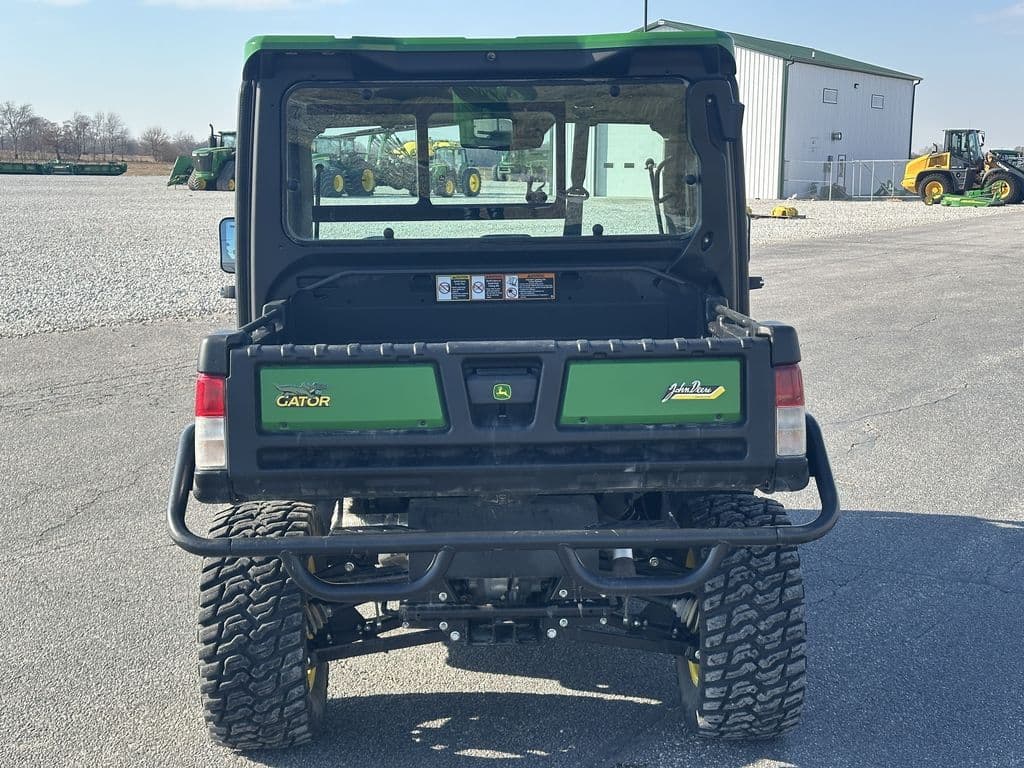 Image of John Deere XUV 835R Primary image