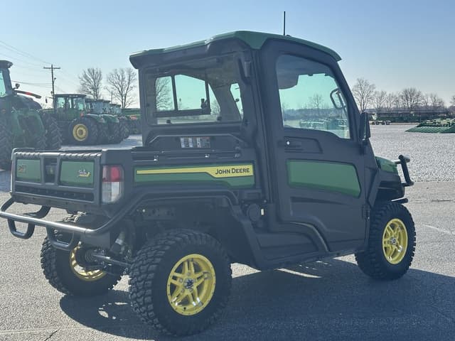 Image of John Deere XUV 835R equipment image 1