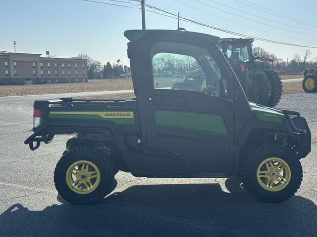 Image of John Deere XUV 835R equipment image 2