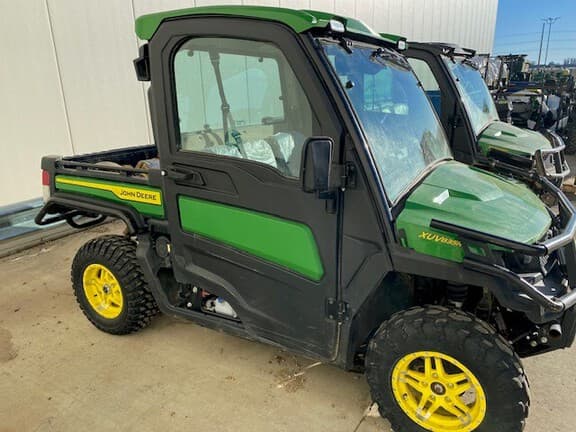 Image of John Deere XUV 835R equipment image 1