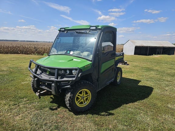 2022 John Deere XUV 835R Equipment Image0