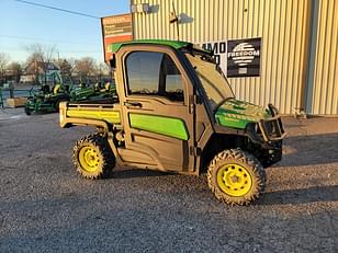 Main image John Deere XUV 835R 16