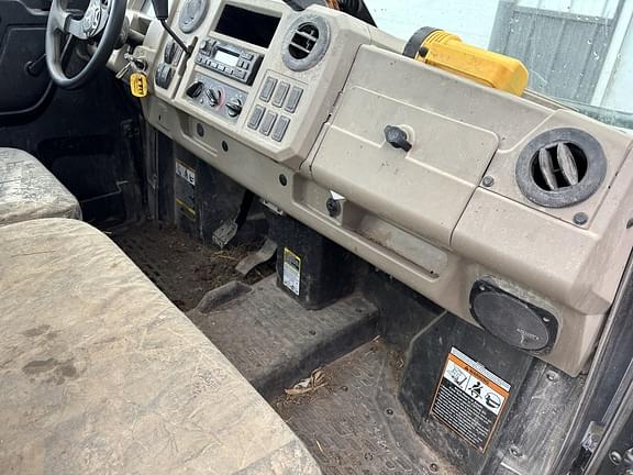 Image of John Deere XUV 835R equipment image 3