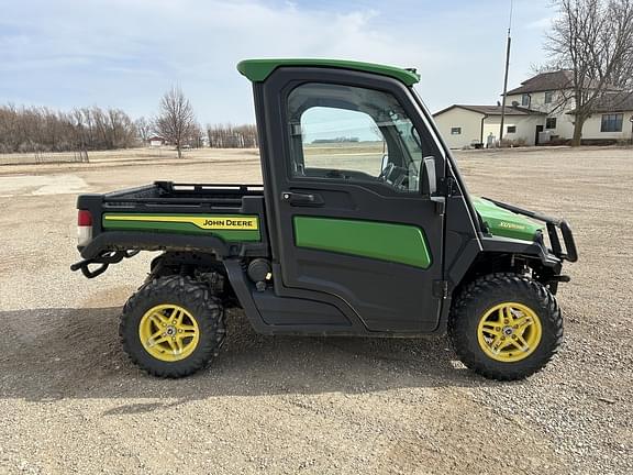 Image of John Deere XUV 835R equipment image 2
