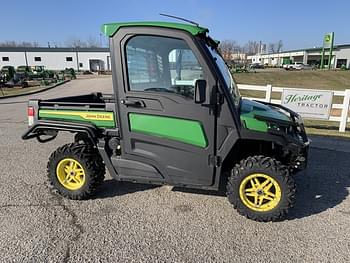 2022 John Deere XUV 835R Equipment Image0