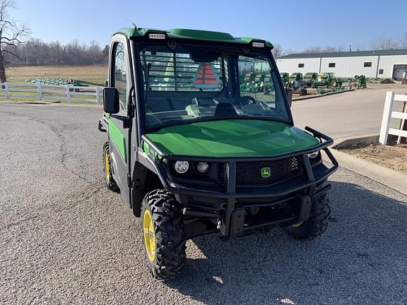 Image of John Deere XUV 835R equipment image 1