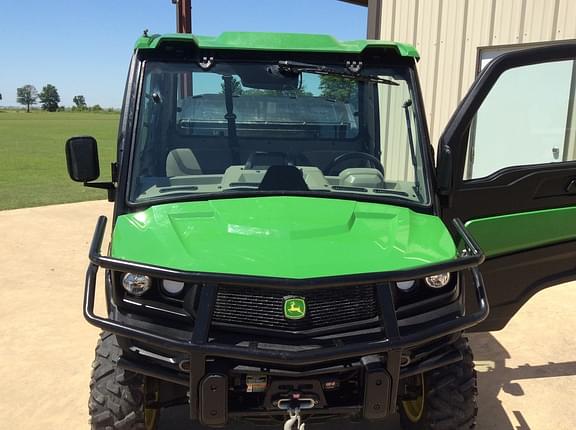 Image of John Deere XUV 835R equipment image 2