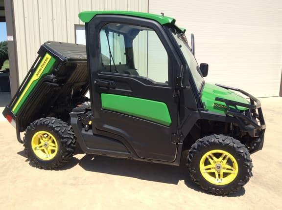 Image of John Deere XUV 835R equipment image 1