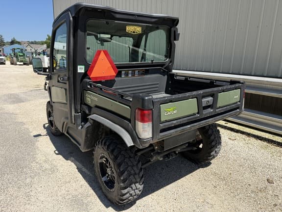 Image of John Deere XUV 835R equipment image 2