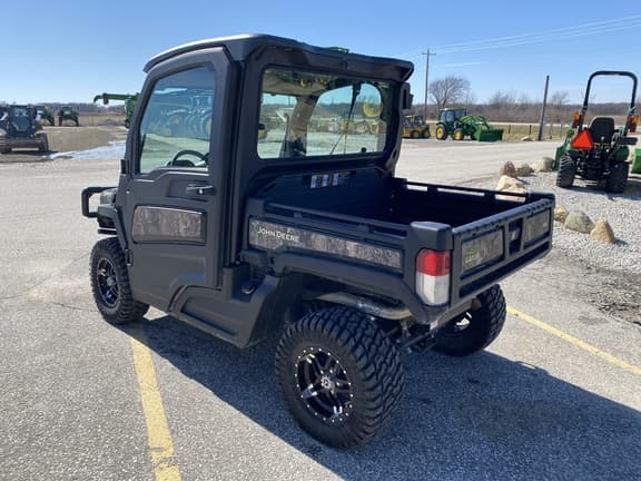 Image of John Deere XUV 835R equipment image 4