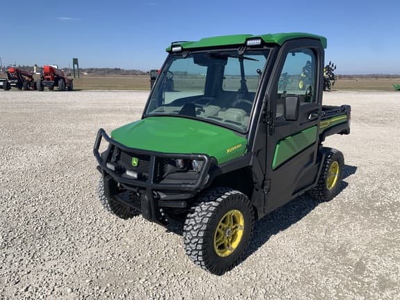 Image of John Deere XUV 835R equipment image 1