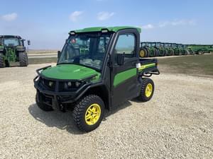 2022 John Deere XUV 835R Image