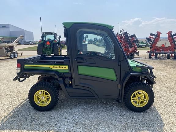 Image of John Deere XUV 835R equipment image 3