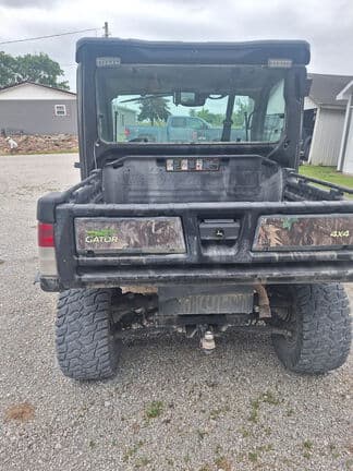Image of John Deere XUV 835R equipment image 3