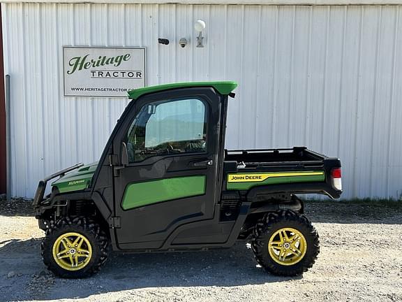 Image of John Deere XUV 835R equipment image 1