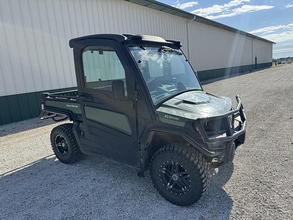Image of John Deere XUV 835R equipment image 2