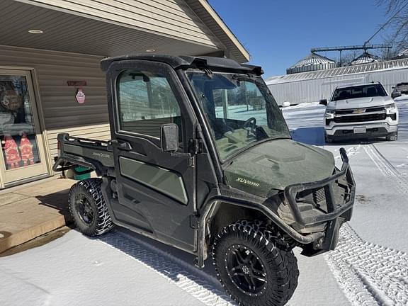 Image of John Deere XUV 835R equipment image 1