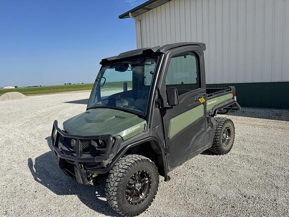 Image of John Deere XUV 835R Primary image