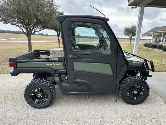 Image of John Deere XUV 835R equipment image 2