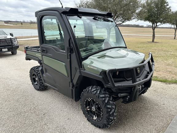 Image of John Deere XUV 835R equipment image 3