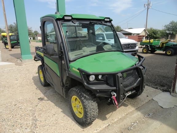 2022 John Deere XUV 835R Equipment Image0