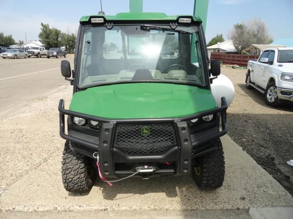 Image of John Deere XUV 835R equipment image 1