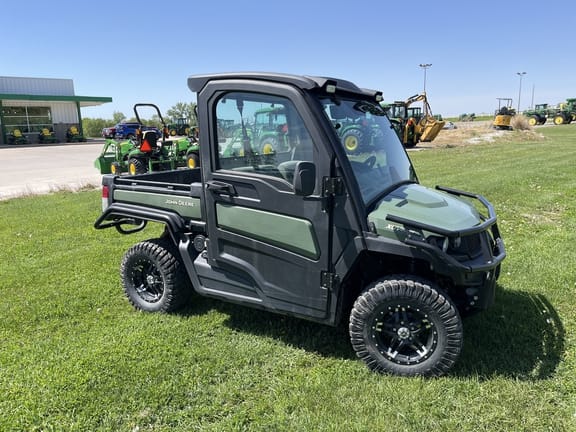 2022 John Deere XUV 835R Equipment Image0