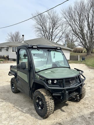 2022 John Deere XUV 835R Equipment Image0