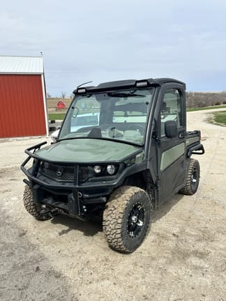 Image of John Deere XUV 835R equipment image 1