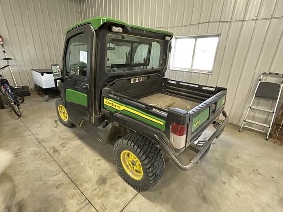 Image of John Deere XUV 835R equipment image 1