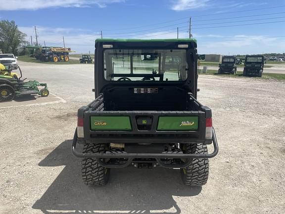 Image of John Deere XUV 835R equipment image 3