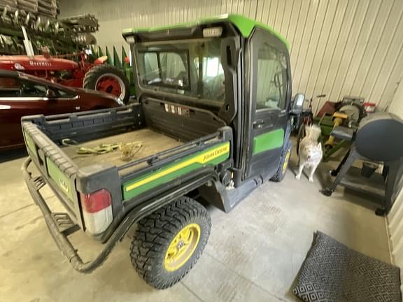 Image of John Deere XUV 835R equipment image 3