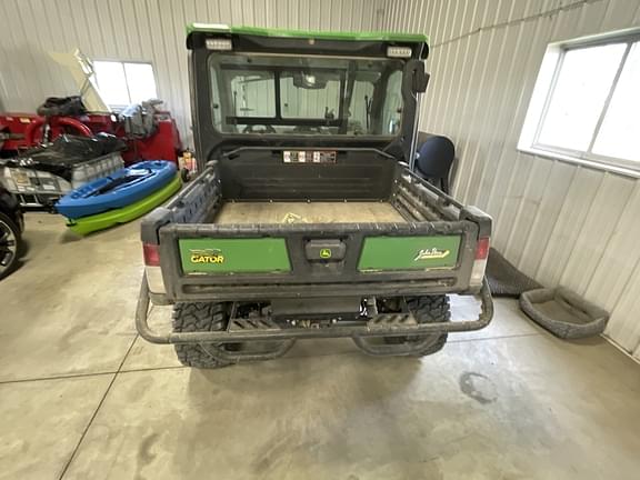 Image of John Deere XUV 835R equipment image 2