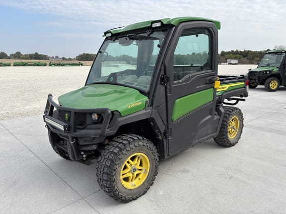2022 John Deere XUV 835R Equipment Image0