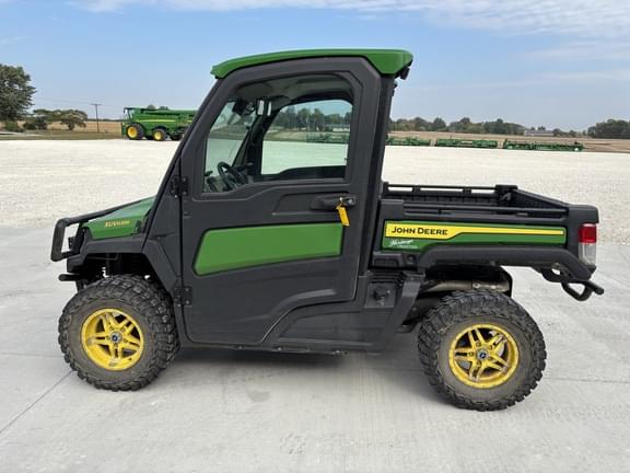 Image of John Deere XUV 835R equipment image 1
