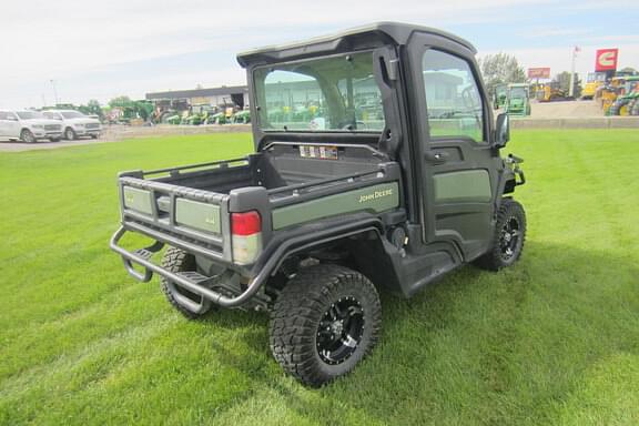 Image of John Deere XUV 835R equipment image 4