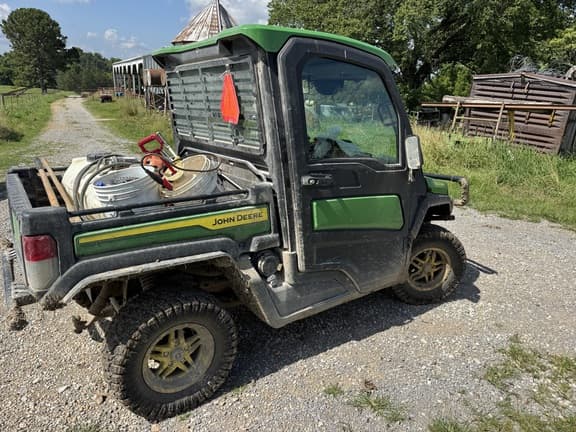 Image of John Deere XUV 835R equipment image 2