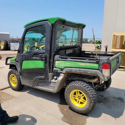 2022 John Deere XUV 835R Equipment Image0