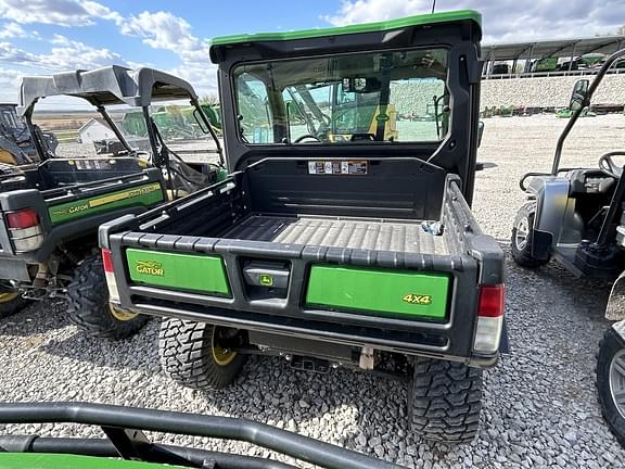 Image of John Deere XUV 835R equipment image 4