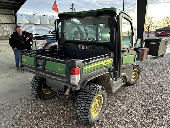 Image of John Deere XUV 835R equipment image 4