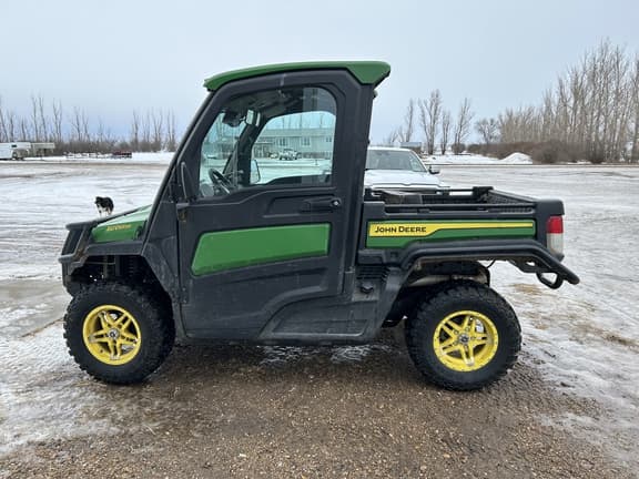 Image of John Deere XUV 835R equipment image 2