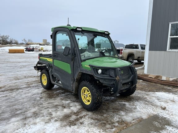 2022 John Deere XUV 835R Equipment Image0
