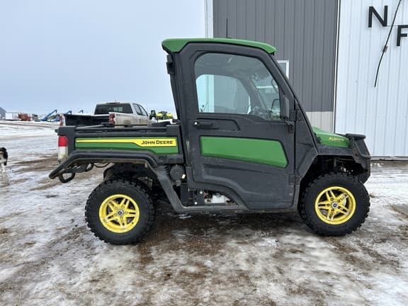 Image of John Deere XUV 835R equipment image 4