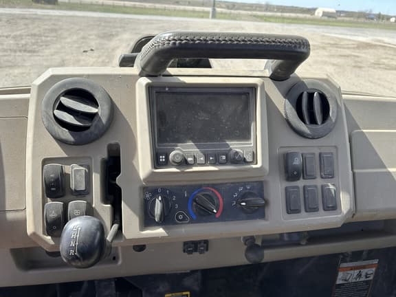 Image of John Deere XUV 835R equipment image 4