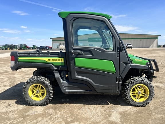Image of John Deere XUV 835R equipment image 2
