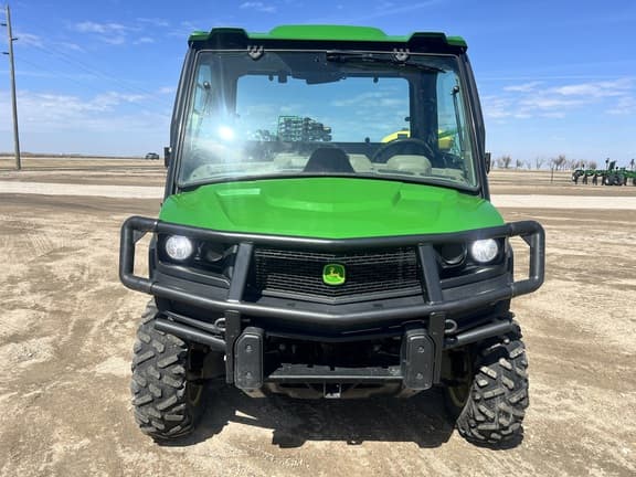 Image of John Deere XUV 835R equipment image 1
